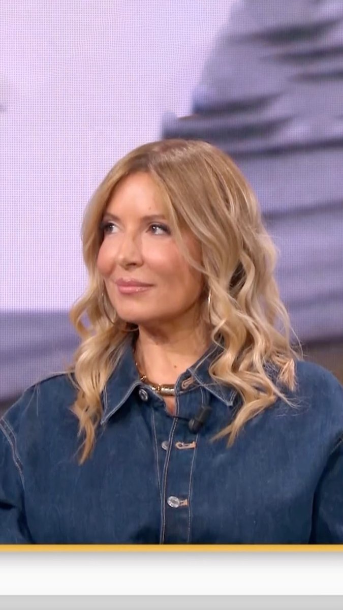 «Non ti sembra di occuparti di un po' troppi argomenti?» Selvaggia Lucarelli risponde alla domanda social di Cinzia Bancone ❤️🔥 👉 Guarda #TvTalk su RaiPlay 🦾