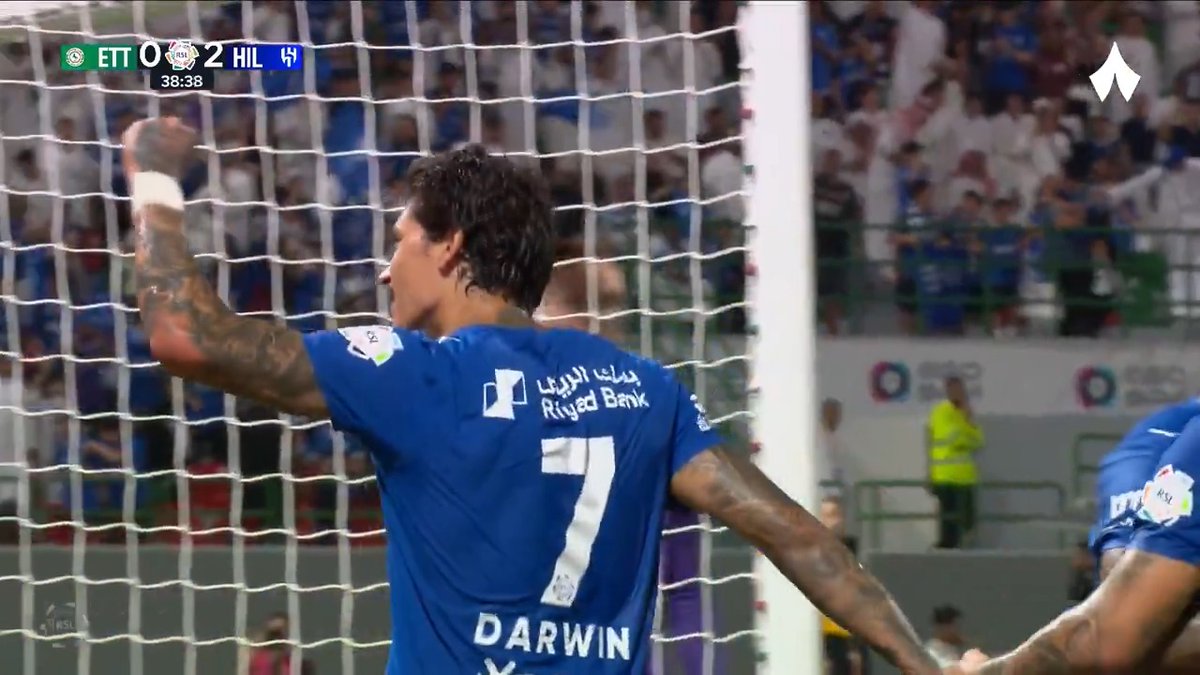 افضل شوط للهلال في الضغط مع إنزاغي الهلال تعب الاتفاق كثير في كل مرة تكون الكورة مع الاتفاق ، اما طويلة بدون حلول او على الارض مفقودة .. حتى في الضغط العكسي، الهلال كان مرعب ، يفقد الكورة لكنه يدافع بشراسه من كل الفريق عشان يرجعها برافو 👏🏻💙