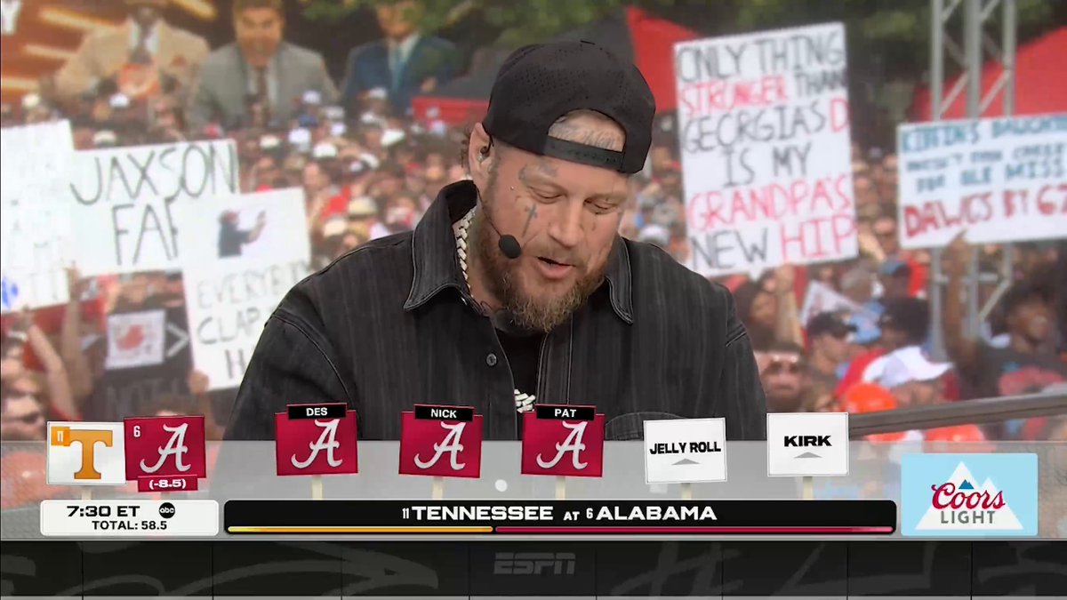 .Jelly Roll: "It's feeling like the late 90s in Knoxville, baby!" Kirk Herbstreit: "Good stuff, I'm going Bama!" 😂