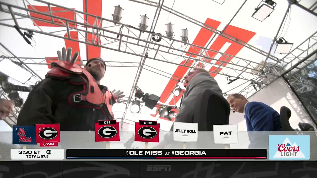 .Jelly Roll had to put on the Georgia spikes for his pick 🔥