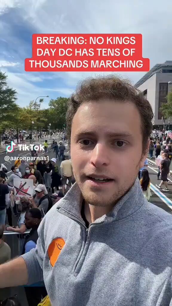 Whoa! The No Kings protest in Washington DC stretches all the way to the White House. 🙌💪👏✊️🇺🇸👇