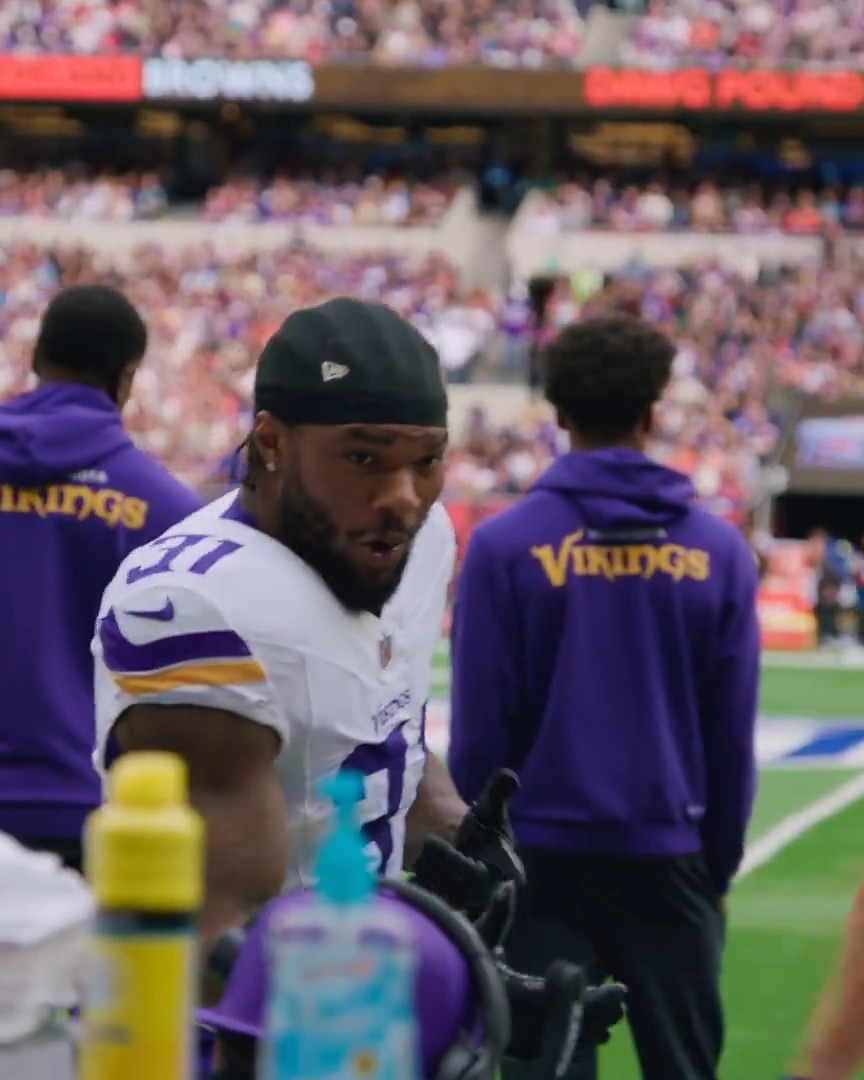 .Cam akers is tossing TDs. Who wants one next? 📺: #PHIvsMIN on FOX Sports: NFL
