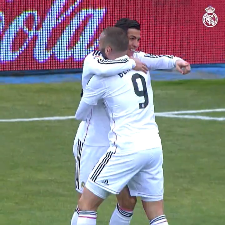 Cuando Benzema se acercaba a la línea de fondo sabías que iba a hacer algo mágico. La asistencia a Cristiano contra el Getafe en 2015 😮‍💨🔥