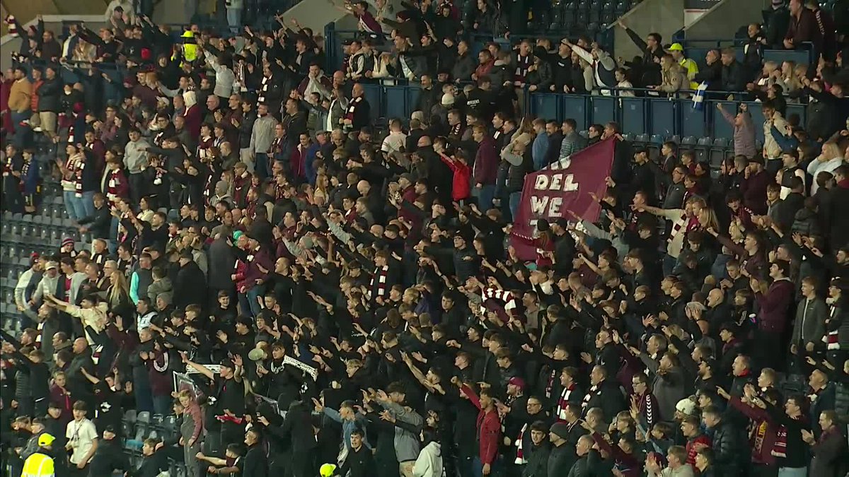 "This is madness!" ๐คฏ "This is what it's all about." ๐ Hearts fans in full voice as they celebrate the win with their players ๐ ๐๐๐๐ ๐๐๐ก๐๐ ๐๐ฆ SBK | 18+ | ๐๐๐๐๐ ๐ ๐บ๐๐๐๐๐ ๐
๐๐ ๐๐๐๐ ๐๐๐๐ฆ