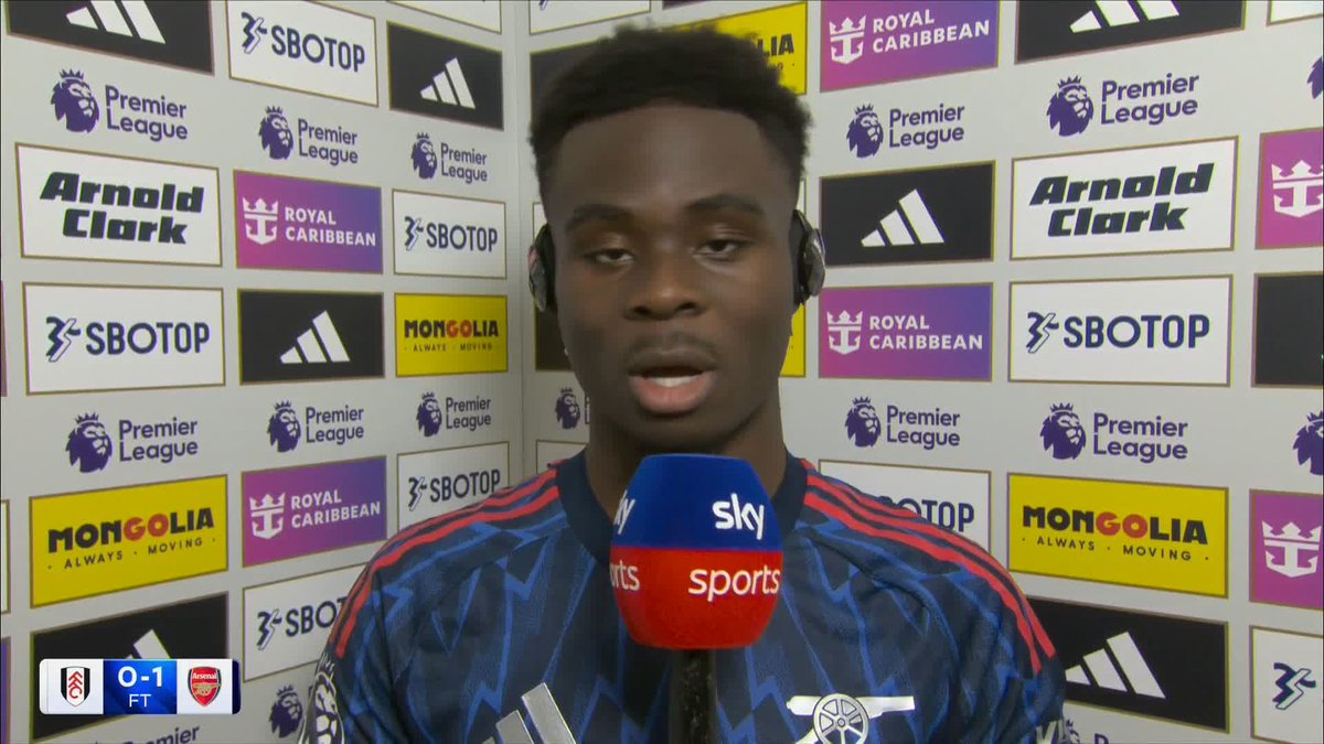 "Did you not see them?" Bukayo Saka says he was taking 'rubbish corners' at the start of the game but was happy he was able to provide the ball for Trossard's goal 😅