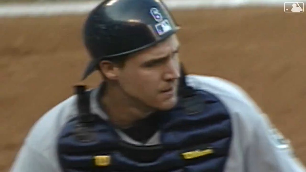 The Seattle Mariners 2-3 double play last night is rare ... The only other one in the #Postseason was started by Seattle manager Dan Wilson in 2000 🤯