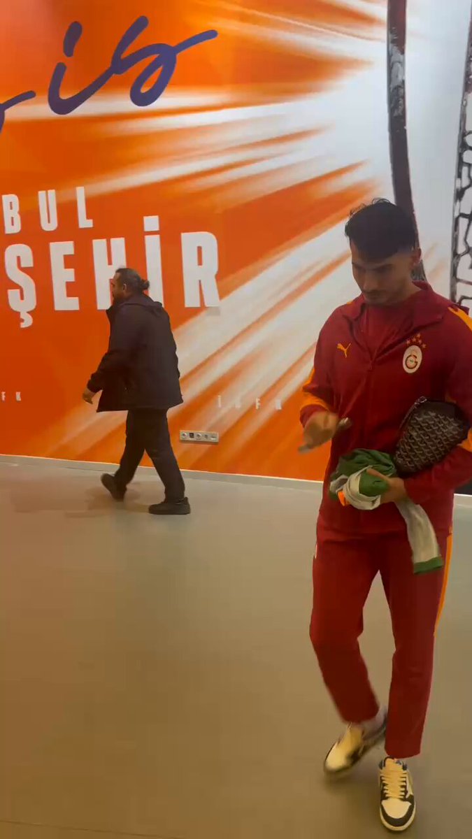 Geçirdiği sakatlığın sorulması üzerine Uğurcan Çakır: “iyiyim.” 📹 Kerem Kolukısa