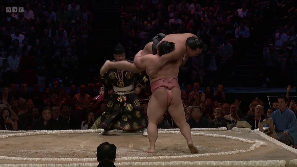 What a way to win your sumo bout! 😮 Ura just casually lifts his opponent out the dohyo and the crowd loves it 🙌