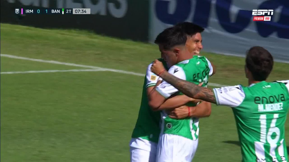 Por qué Centurión se tira como cuando se te bugea el arquero en el FIFA?