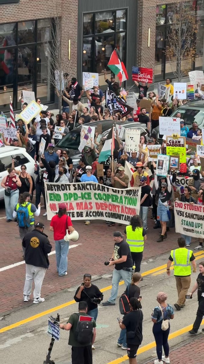 Thousands of protesters marched down Michigan Ave in Detroit to participate in the nationwide No Kings protest on Saturday, Oct. 18, 2025. Video by Finn Gomez #NoKings #Protest #Detroit