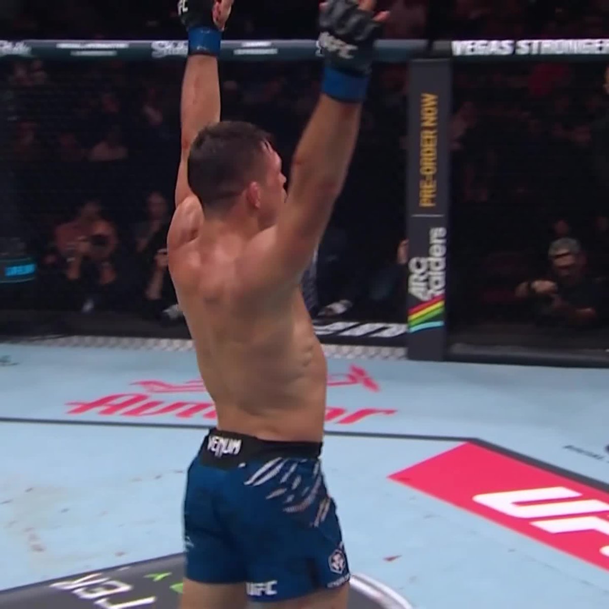 Drew Dober gets back in the win column with a huge finish at #UFCVancouver 👏
