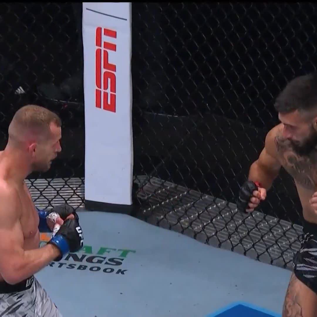 Por algo le dicen "Air" a Charles Jourdain ✈️ #UFCVancouver