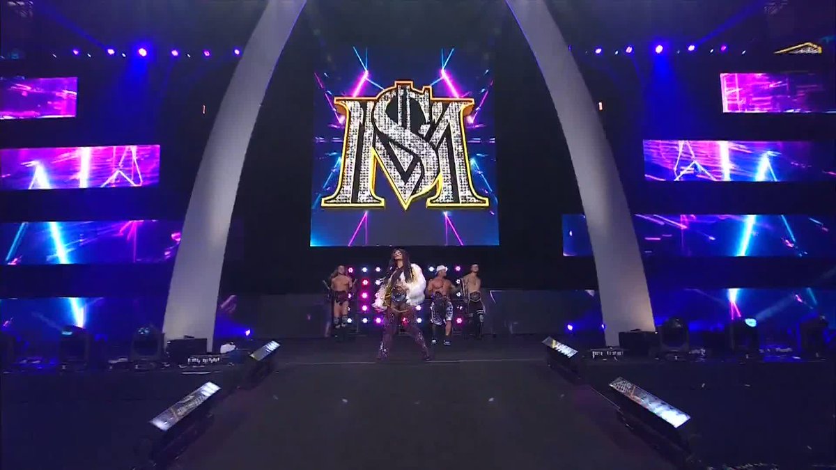 They added the pyro to fill in the dead reaction from the audience. 😂 #AEWWrestleDream
