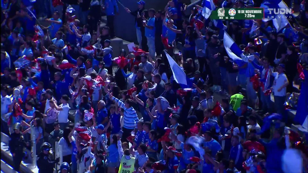 ¡Gol de Cruz Azul! 🐰💙 ¡Gol de Cruz Azul! 🐰💙 ¡Gol de Cruz Azul! 🐰💙 Toro Fernández aprovecha el regalito de Kevin Álvarez y empata el partido‼️🔥 📲📺¡Disfruta de lo mejor de la Liga MX en VIX! 🟠 #MegaFutbol