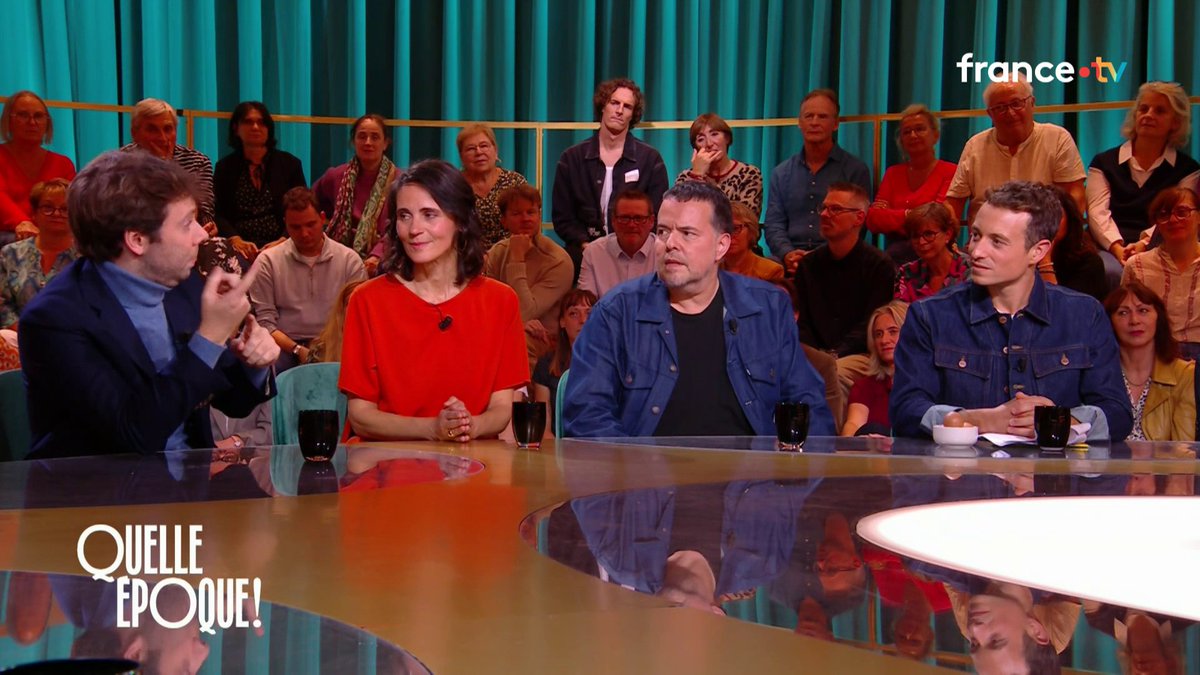 Ils ne se rendent pas compte de l’image qu’ils donnent d’eux-mêmes. Des présentateurs s’auto-interviewant, sur le dos d’un absent, sans aucun avis contradictoire. La caste. Si je n’appréciais pas déjà Mélenchon, ils me le rendraient sympathique.
