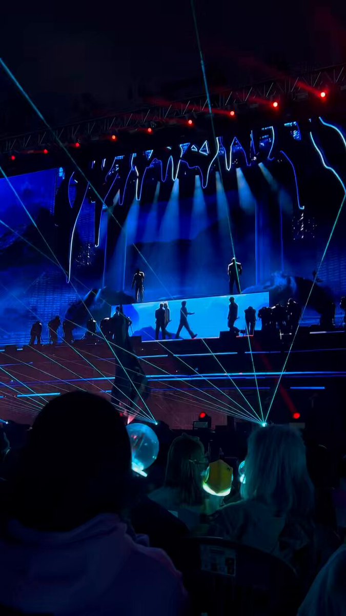 no one and i repeat NO ONE can kickstart a performance as strong as seo changbin and that’s a fact wbk