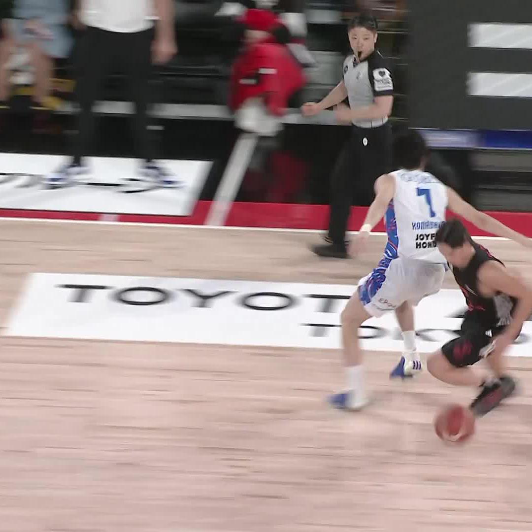 会場が沸いたこのドリブル😍 相手を置き去りにするテーブス海🌊 テーブス海 Kai Toews #アルバルク東京 #GRITUP