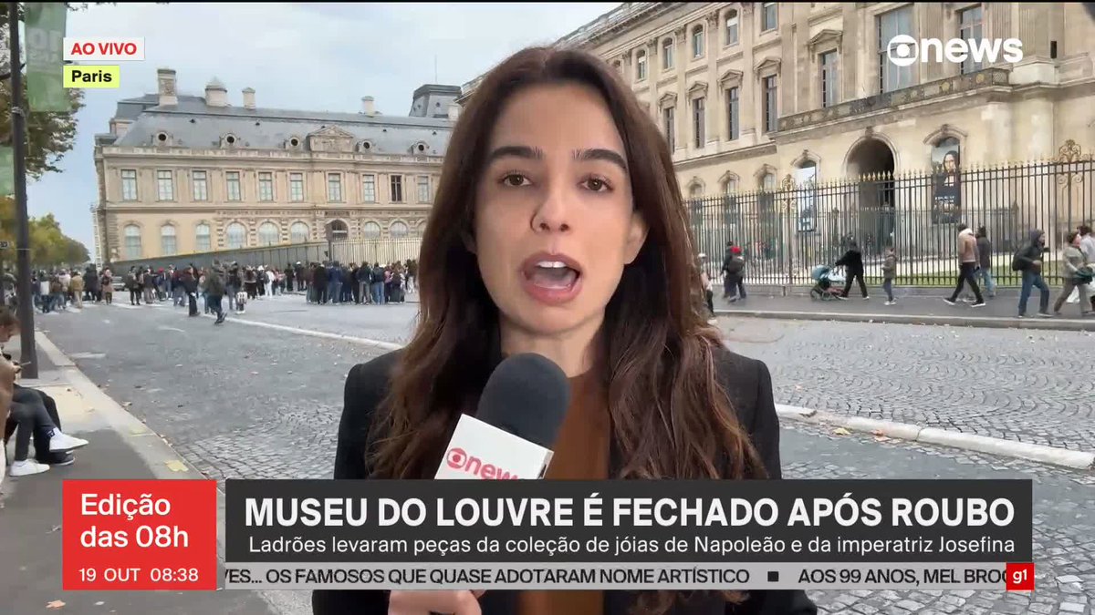 Criminosos invadiram o Museu do Louvre, em Paris, na manhã deste domingo (19). Segundo a imprensa francesa, os ladrões roubaram nove peças da coleção de Napoleão e da imperatriz na Galeria de Apolo. ➡ Assista à #GloboNews: