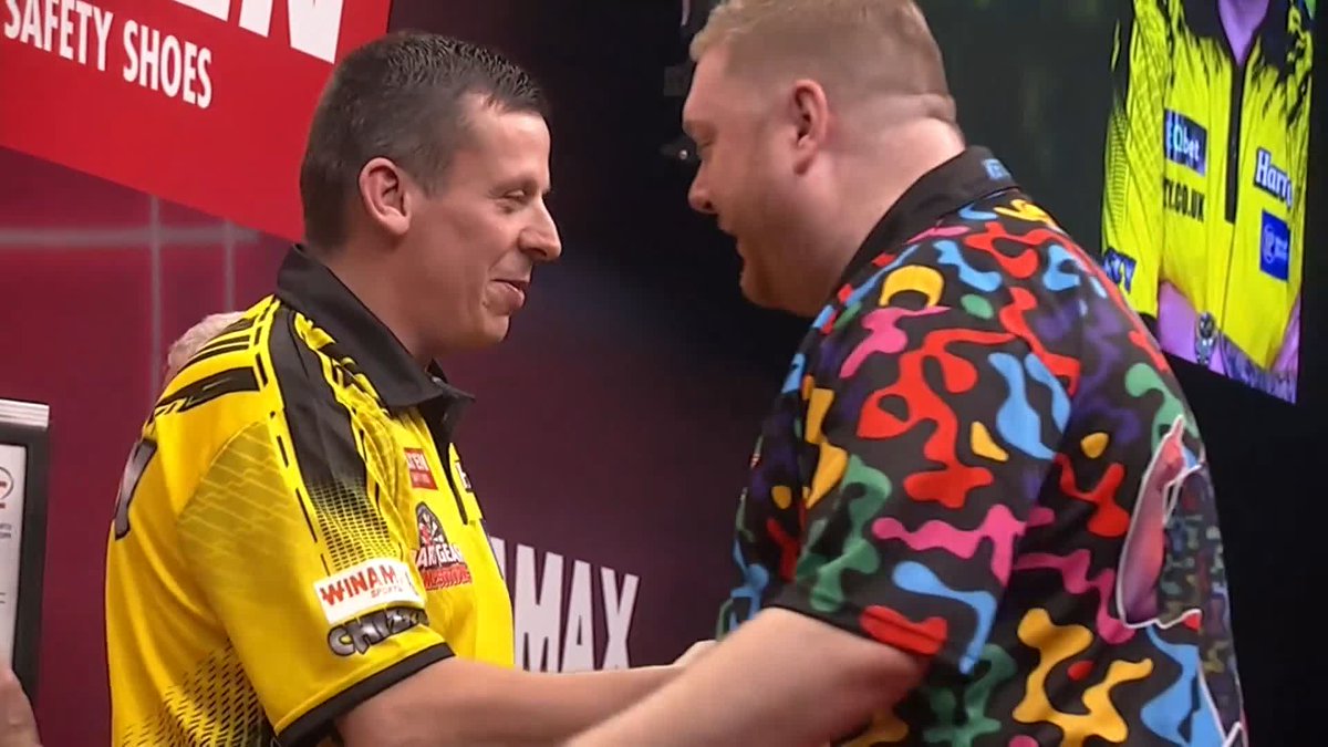 CHISNALL IS HEADING TO DORTMUND! Dave Chisnall confirms his place in next week's European Championship, as Chizzy beats Ricky Evans 6-2 to book his place in the Quarter-Finals! 📺 #ET14 | R3