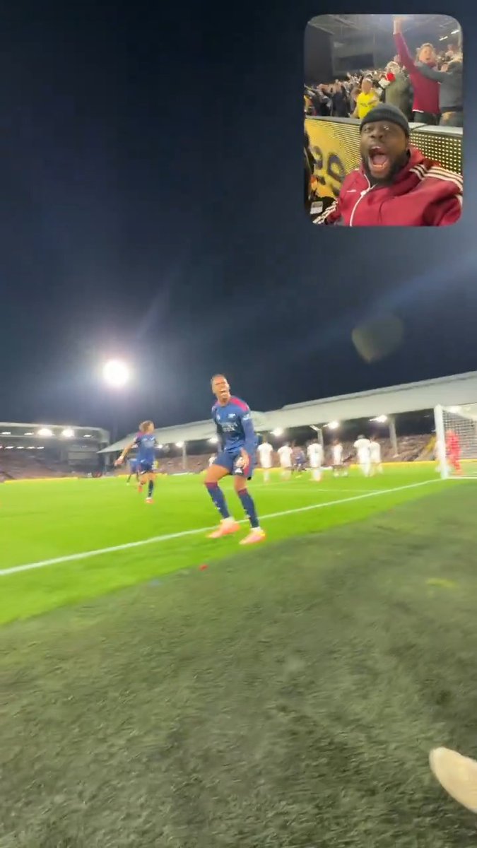 Frimmy's front row seat for that Leandro Trossard winner 🤩