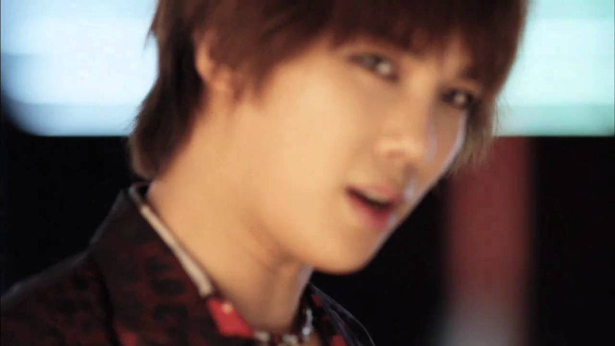 16 years ago today, SS501 released their 2nd Mini Album ‘REBIRTH’ with title track ‘Love Like This’.