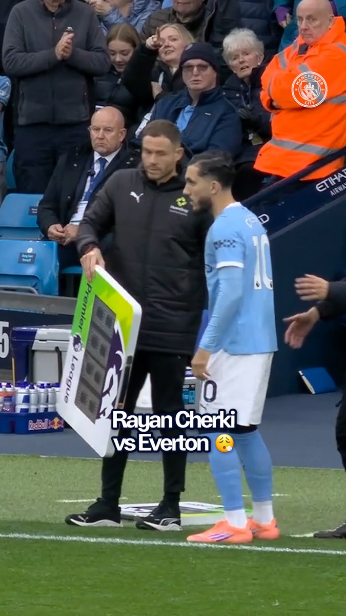 Cette compil du match de Rayan Cherki contre Everton est dingue quand on sait qu'il a duré... 𝗦𝗘𝗨𝗟𝗘𝗠𝗘𝗡𝗧 𝟱 𝗠𝗜𝗡𝗨𝗧𝗘𝗦 ! 😱😱 La plupart des joueurs n'ont pas ça en 90 minutes, voire en plusieurs matchs... (Manchester City)