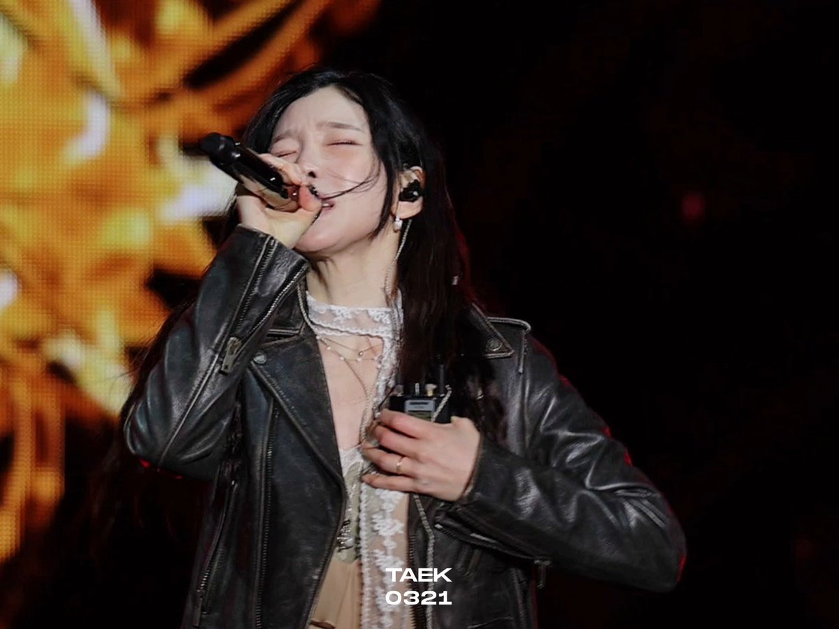 251019 MADLY MEDLEY obsessed with every detail in this clip #TAEYEON #태연
