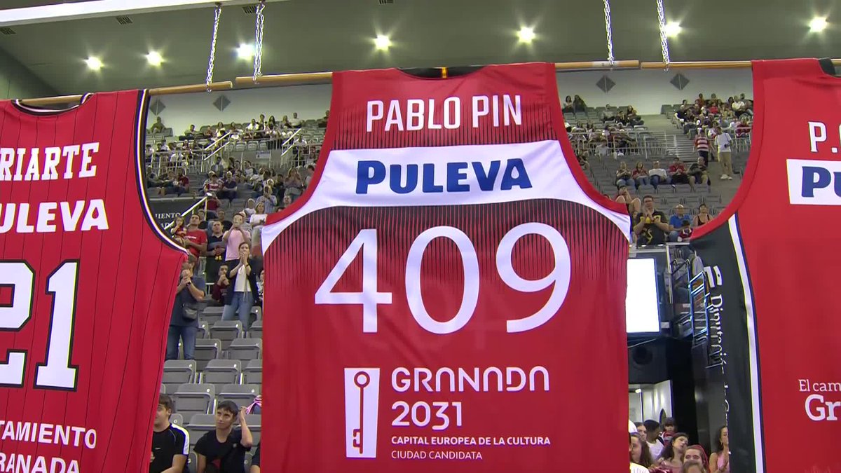 Volver a casa siempre es especial. Y más si has hecho historia ❤️ Este es el bonito homenaje que le ha hecho Coviran Granada a su exentrenador Pablo Pin, quien dirigió 409 partidos nazaríes, responsable del ascenso a la acb y de hacer soñar a la afición. | 📺 DAZN España