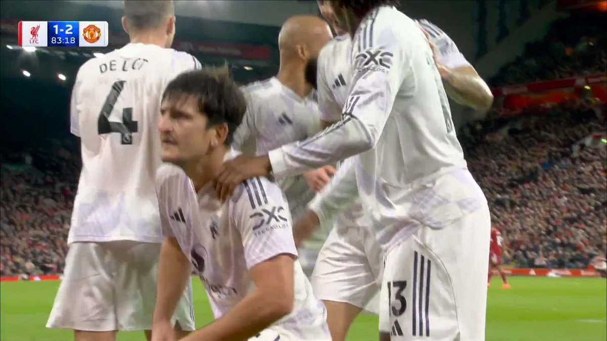 Harry Maguire with a MASSIVE header to send the away end wild! 😱