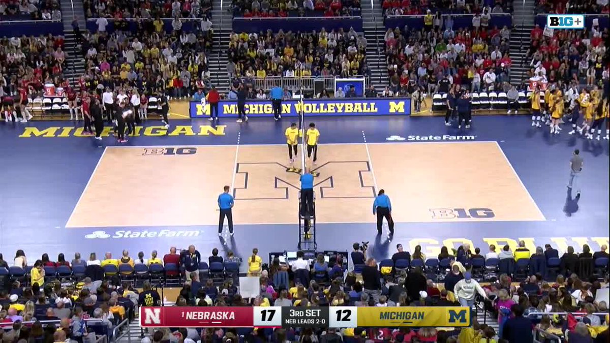 Make that NINE consecutive sweeps for Big Red! 🧹😁 #GBR