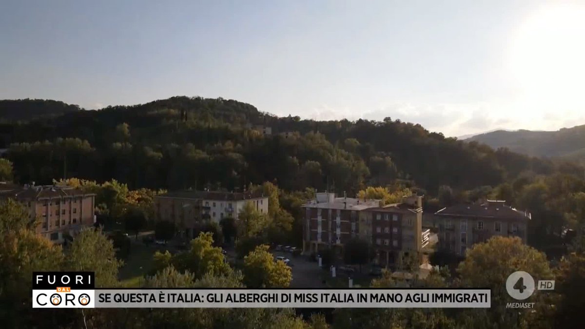 A Salsomaggiore Terme i turisti non vanno più: gli hotel hanno chiuso e si sono trasformati in centri di accoglienza per immigrati. Regna il degrado, in molti hanno paura e tante strutture sono state occupate abusivamente. Natasha Farinelli #Fuoridalcoro