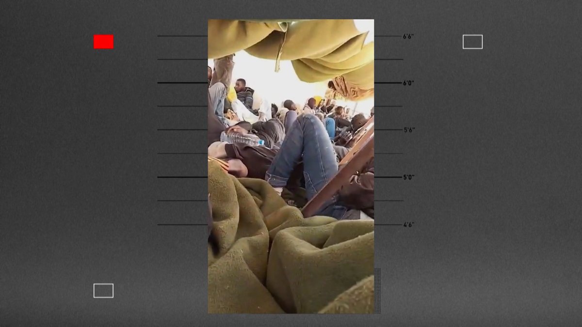 Nella prigione di Tina a Sfax, in Tunisia, i migranti vengono catturati e maltrattati da Baba, figura chiave del traffico di esseri umani. Vengono portati in un campo dove subiscono abusi, anche le donne incinte, e rinchiusi nel grillage, una gabbia a cielo aperto. #PresaDiretta