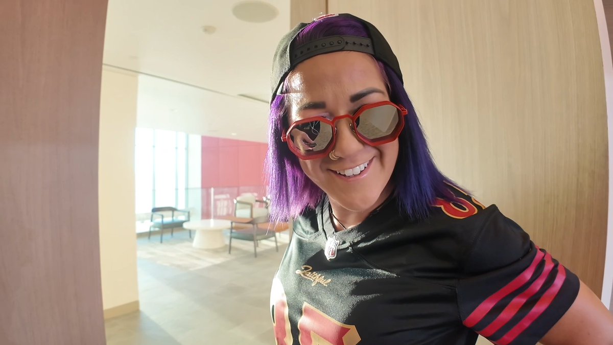 .Bayley and the WWE crew showed OUT for SNF at Levi's® 🤩