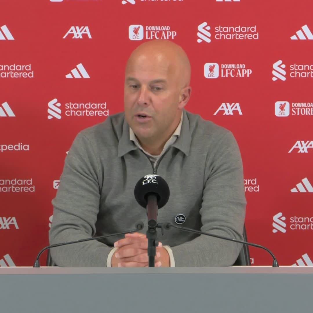 🗣️ "They come to us in a low block playing so many long balls" Arne Slot comments on Man United's approach against his Liverpool side.