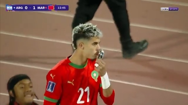 🏆🇲🇦 أبطال العالم 🇲🇦🏆 🥇🏆 هدفان حاسمان سجلهما ياسر زبيري كتب بهما المغرب اسمه بأحرف من ذهب وتوَّج بكأس العالم للشباب تحت 20 عامًا. 🇲🇦🎉 اللقب العربي الأول في مونديال الشباب، والثاني قاريًا لأفريقيا. #كأس_العالم_تحت_20_سنة | #المغرب | #الأرجنتين #FIFAU20WC | #MoroccoU20 | #Argentina