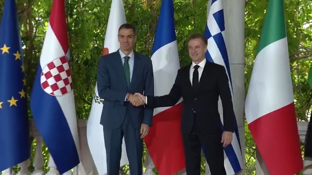 El presidente Pedro Sánchez está ya en Portorož, Eslovenia, para participar en la XII Cumbre del MED9. Los líderes de los países del Mediterráneo mantendrán hoy una sesión de trabajo con S.M. Abdalá II, Rey de Jordania.