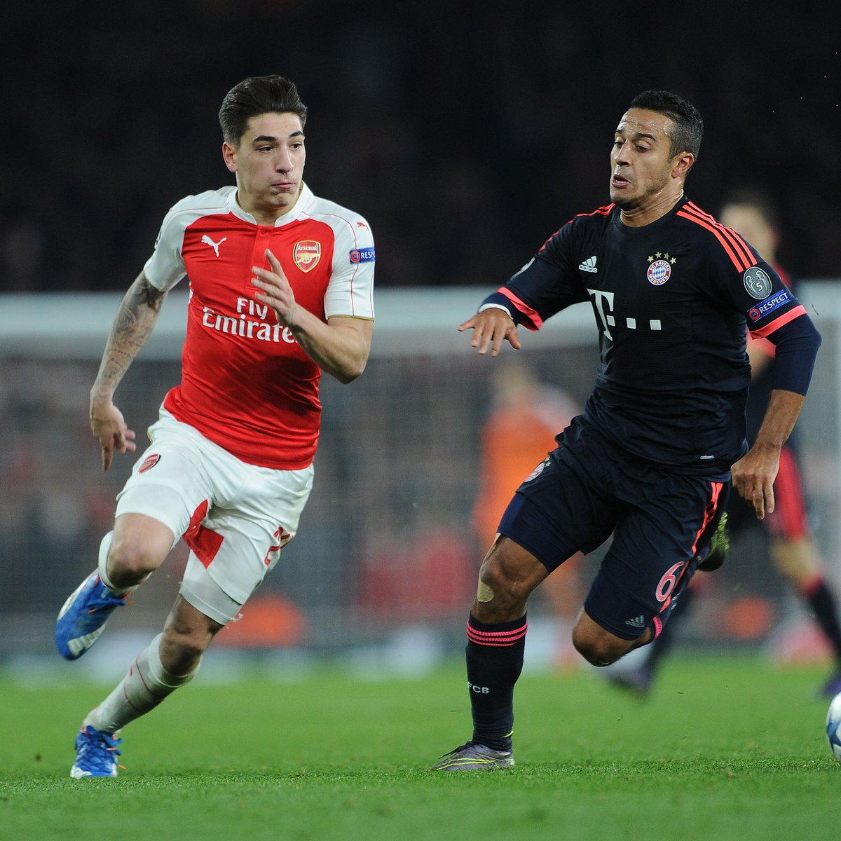 On this day in 2015: Late goals from Olivier Giroud & Mesut Özil helped Arsenal to a vital 2-0 win over Bayern Munich to keep their Champions League knockout qualification hopes alive in a memorable night at the Emirates Stadium. 🔊