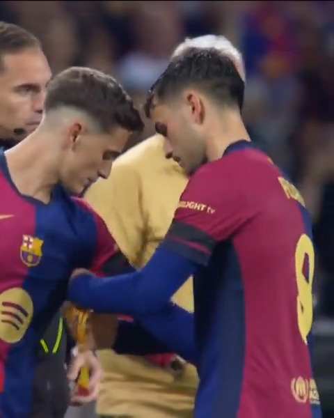 🥹 Un momento muy emotivo. Hace un año, Gavi regresaba a los terrenos de juego tras 336 días alejado del césped. TalDíaComoHoy | FC Barcelona
