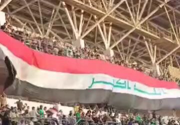 رغم التضييق من حكومة السوداني المنبطحة.. ملعب المدينة يهتز بهتافات "لبيك يا حسين" وعلم العراق 🇮🇶