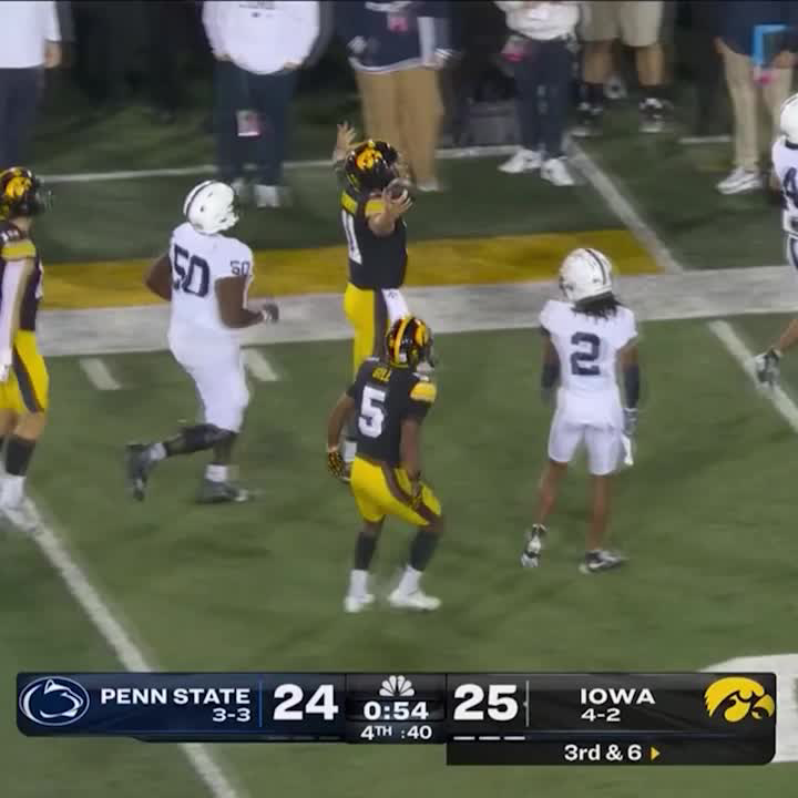 Mark Gronowski could have kept running. The Hawkeye Football QB's heads-up decision to slide and kill the clock is our Week 8 𝙋𝙡𝙖𝙮 𝙤𝙛 𝙩𝙝𝙚 𝙒𝙚𝙚𝙠 🫡 📍 Old Trapper Beef Jerky