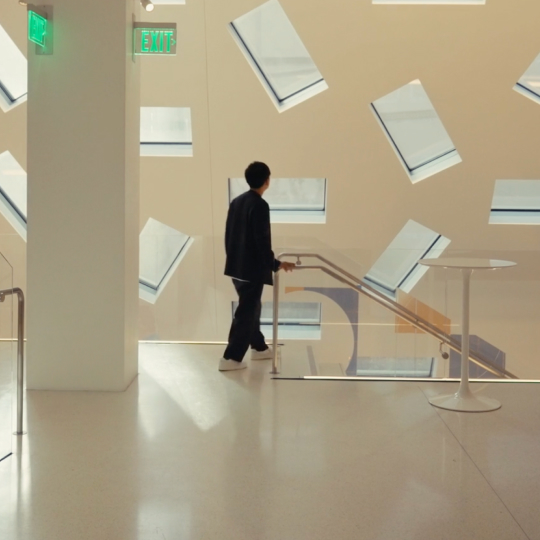OMA’s shohei shigematsu / 重松象平 designed the Audrey Irmas Pavilion, where we recently hosted Dropbox Presents, a celebration of creativity and collaboration. ✨ Learn how Shohei and his team use Dropbox to bring bold ideas to life: