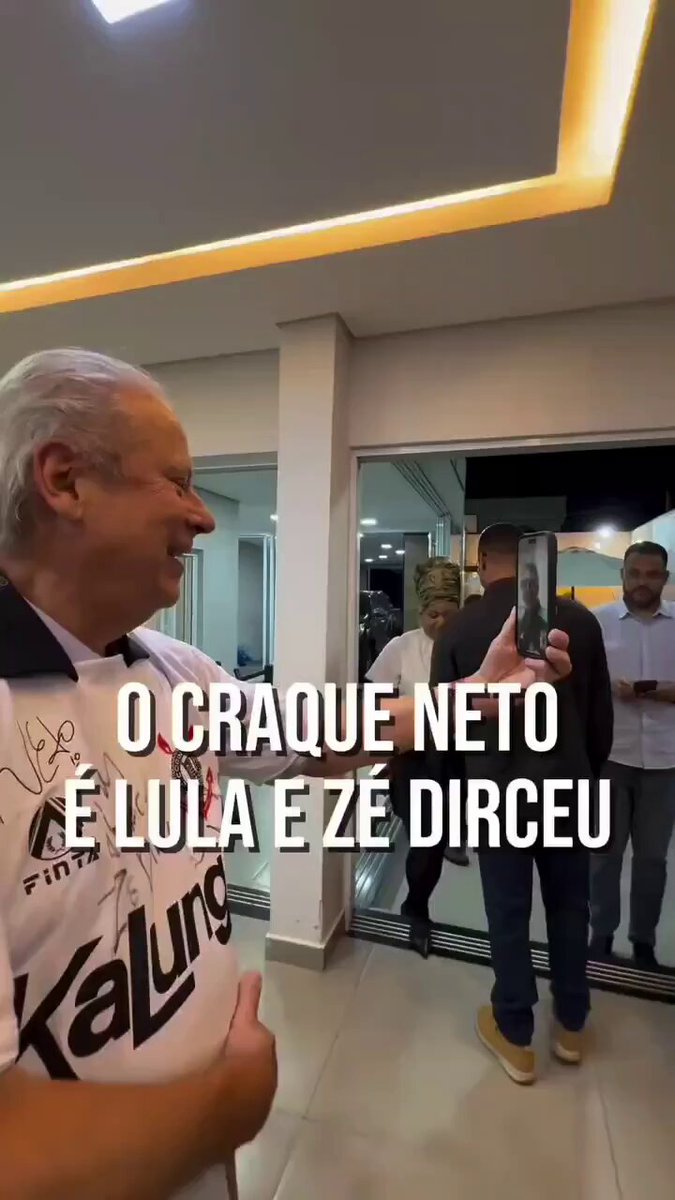 “Vamos eleger o Barba, que nós vamos fazer esse país melhorar a cada dia”, disse Craque Neto em uma conversa postada por José Dirceu. Neto também reforçou que José Dirceu pode contar com ele para o que for necessário.