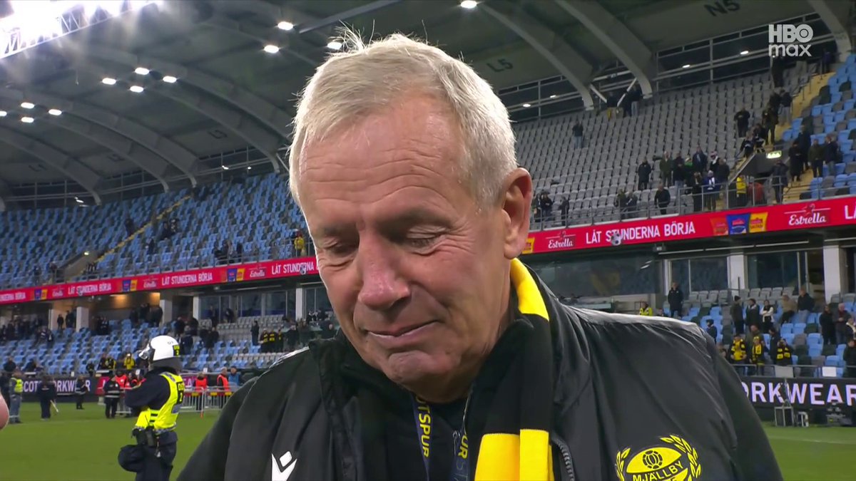 "Jag har följt Mjällby i 45 år. Alldeles för länge, men nu fick man belöningen" 💬 Mr Mjällby Hasse Larsson – spelare, tränare och sedermera sportchef – om föreningens första SM-guld genom tiderna 🏆 📲 Se höjdpunkter från Allsvenskan på HBO Max