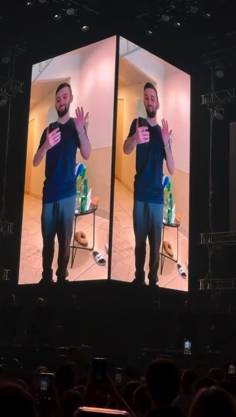 At his concert last night at Madison Square Garden, Israeli pop star Omer Adam displayed a video of former hostage Matan Angrest singing to him during a call the two had shortly after Matan was released. In a room of 20,000 people, this was the moment the crowd became one💙