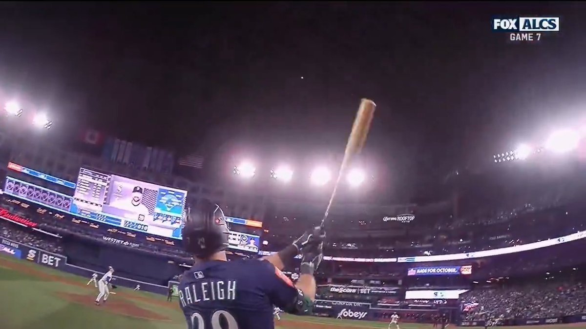 Ump cam had a ridiculous shot of Cal's blast 🚀