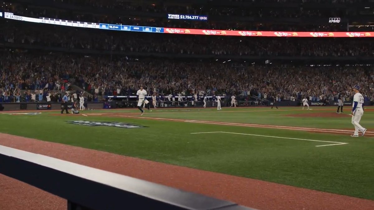 MUST SEE: THE MOMENT GEORGE SPRINGER WENT YARD 💥