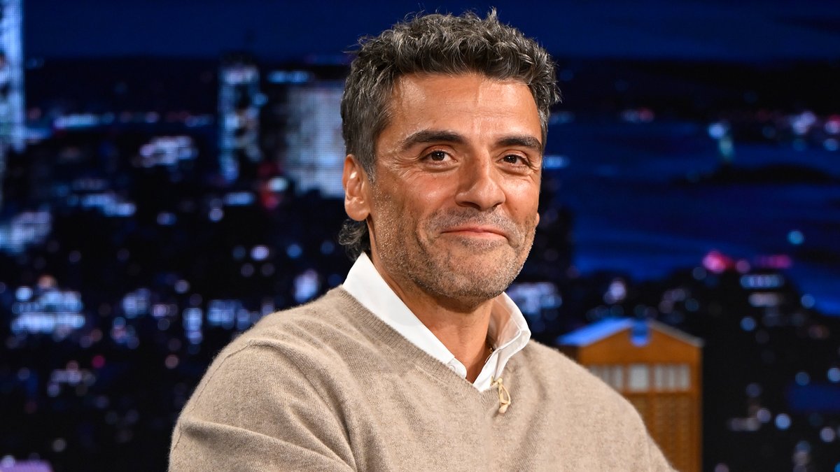 Oscar Isaac performs “Damn Tour” in honor of Fleece, the band he formed with his six-year-old son! #FallonTonight