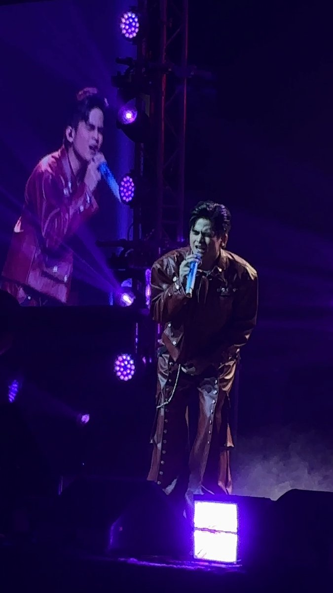 Grabe ang vocals! Damang-dama naming lahat! 😭 Will Ashley’s ‘Pangako Sa’yo’, everyone! 👏🔥 WILL LIVE THE DREAM #WillAshleyDreamConcert