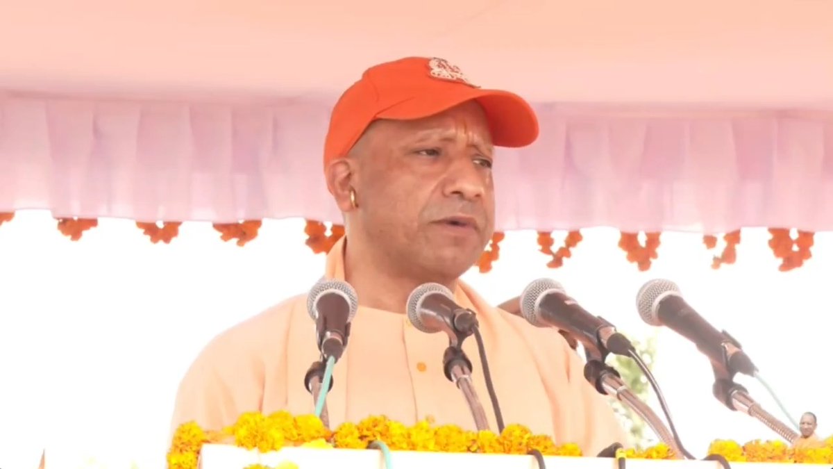 प्रदेश में कानून व्यवस्था को सुदृढ़ कर, जनमानस में सुरक्षा की भावना को बलवती करना एवं अपराधियों में कानून का भय पैदा करना हमारी सरकार की प्रमुख नीति है...