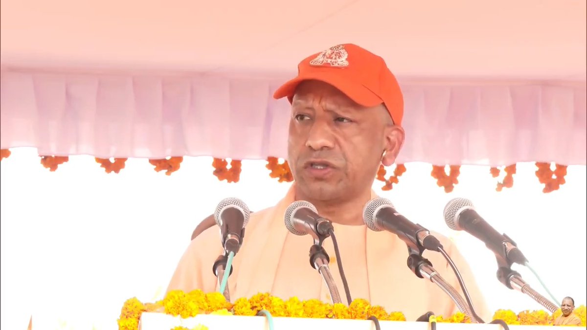 मुझे पूर्ण विश्वास है कि प्रदेश पुलिस बल के सभी सदस्य... जनता-जनार्दन में सुरक्षा की भावना को और सुदृढ़ करने का अनुकरणीय उदाहरण प्रस्तुत करते रहेंगे...